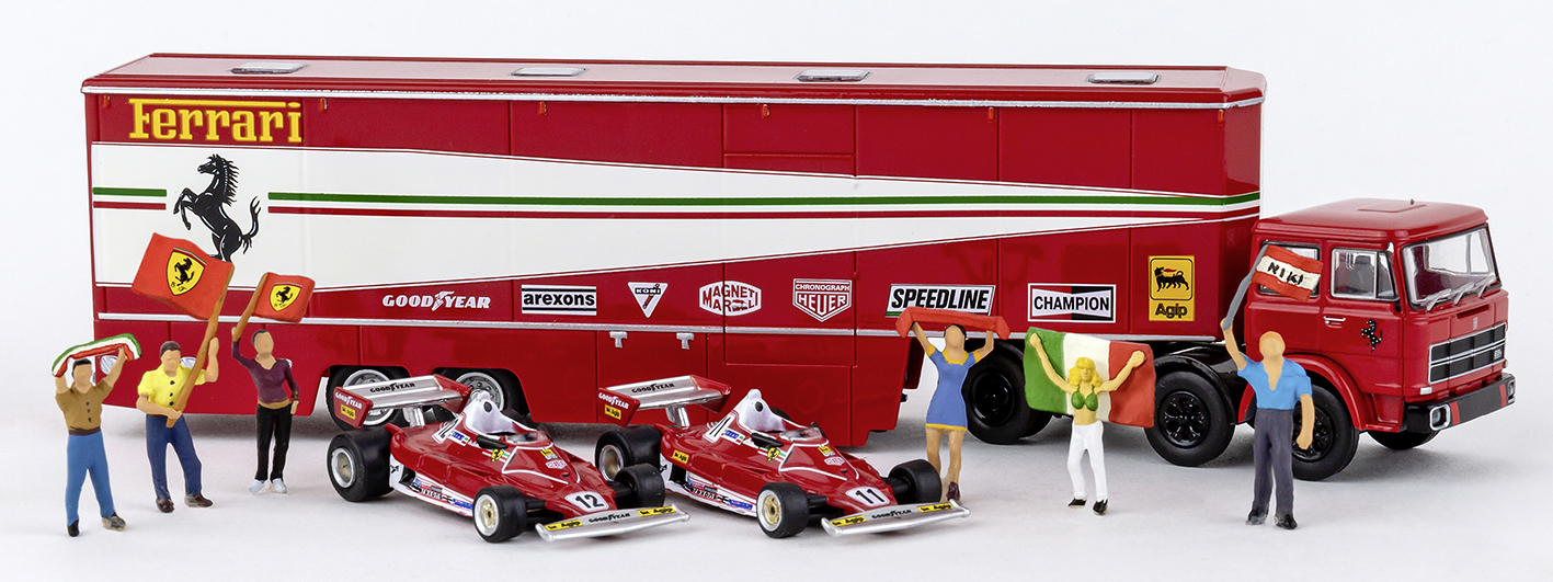 Renntransporter Ferrari mit 6 Figuren und 2 Ferrari 312 T2 F1