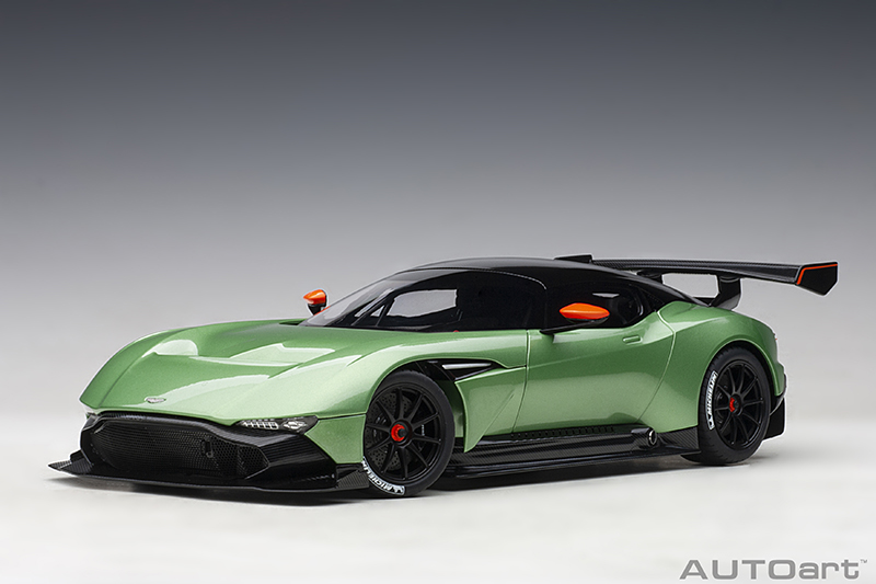 Aston Martin Vulcan´15 grün18