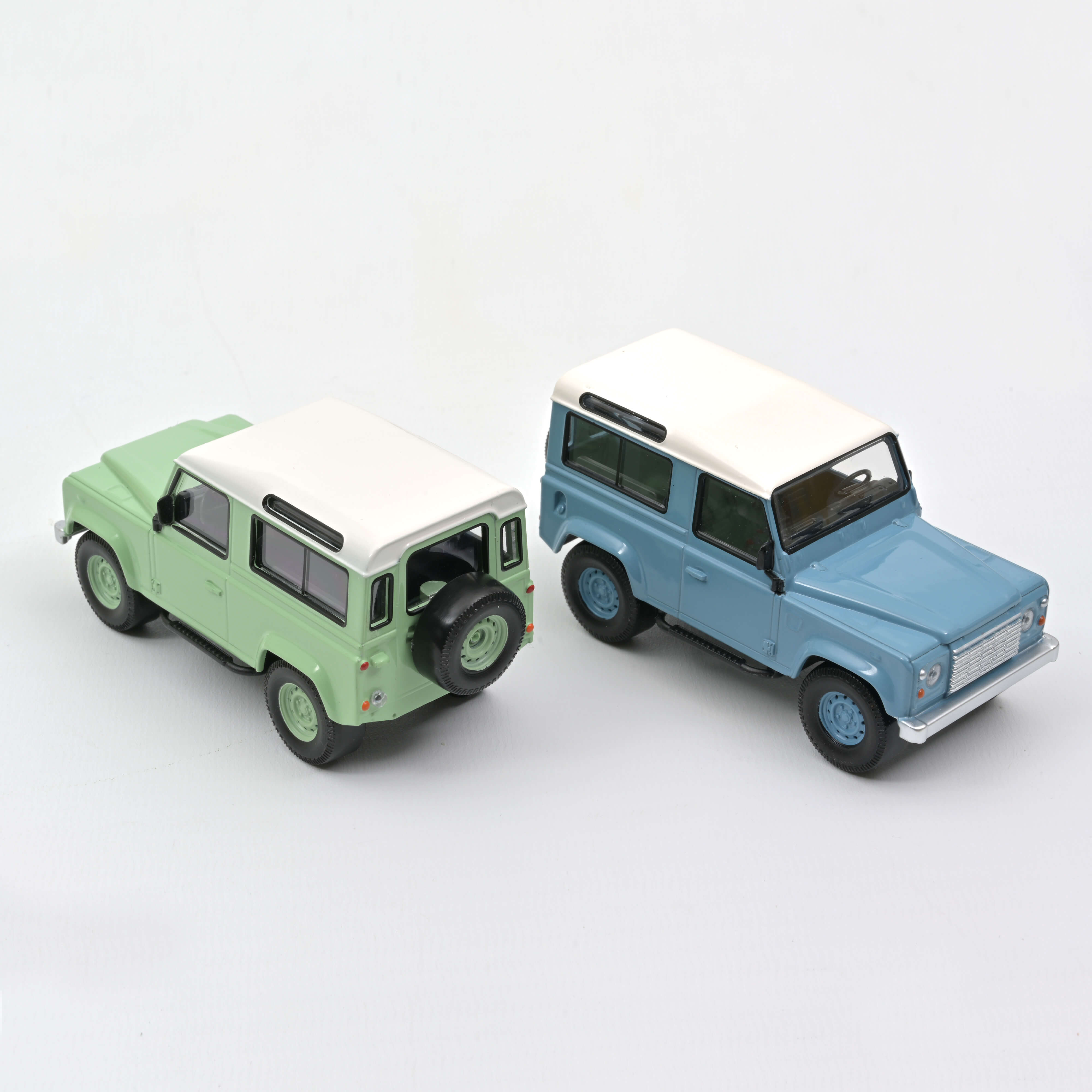 Landrover Defender ´95 Blau/w Jetcar / Jet cars 1:43