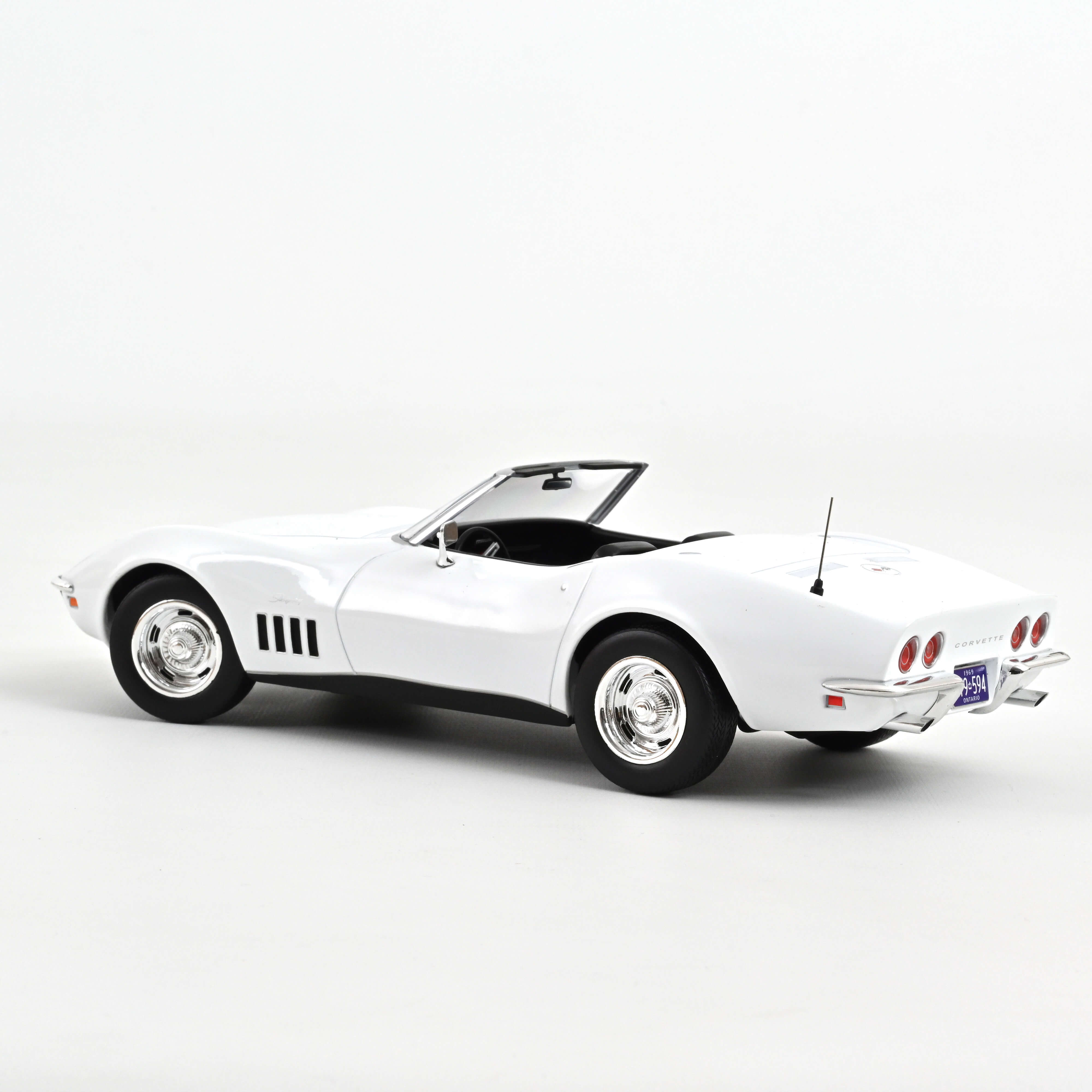 Chevrolet Corvette Conv.´69 weiß 1:18