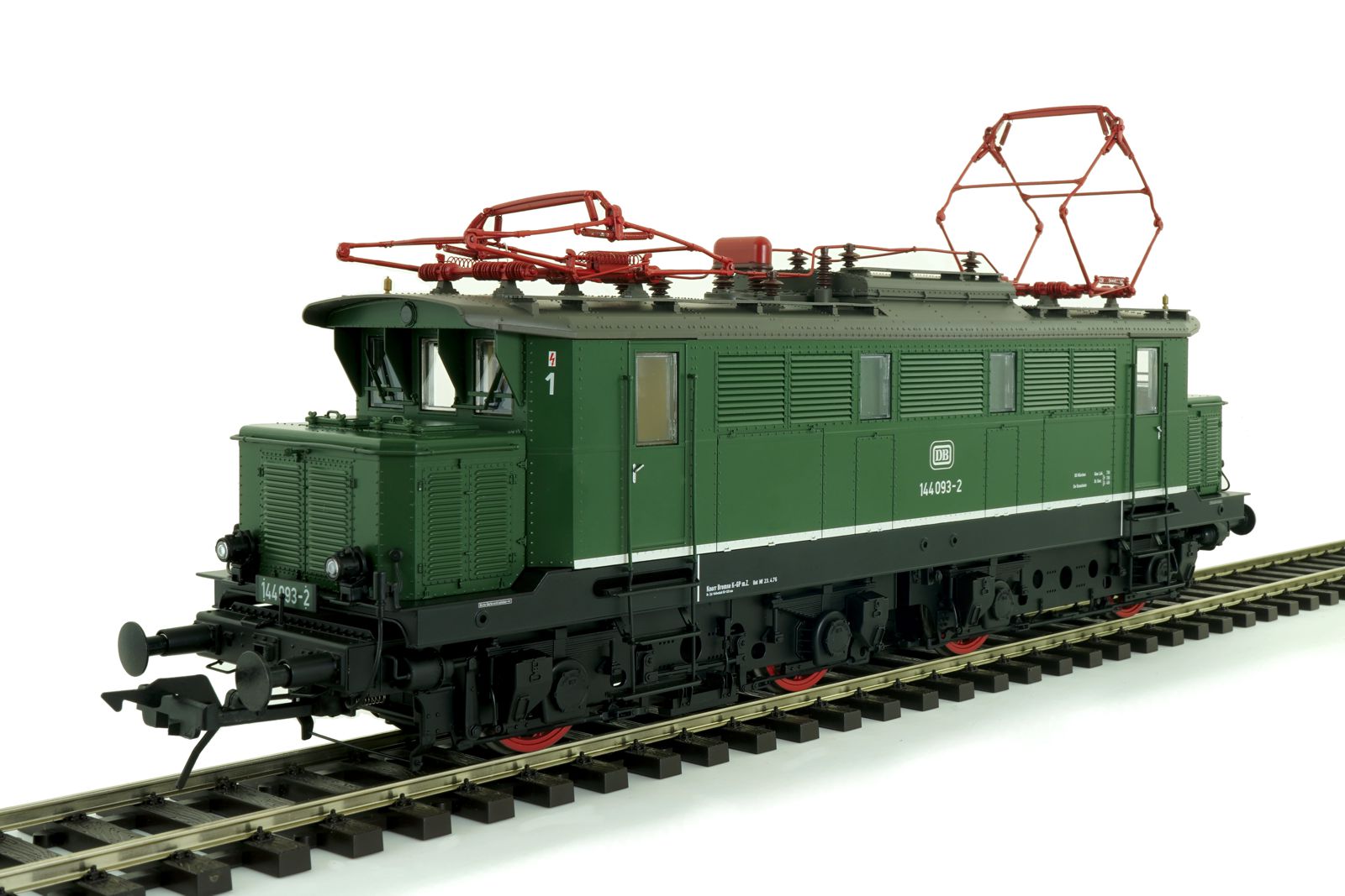 DB E-Lok BR 144 Ep.4 grün Betr.-Nr.: 144 093-2, BD Nürnberg, Bw Rosenheim, grün RAL 6020