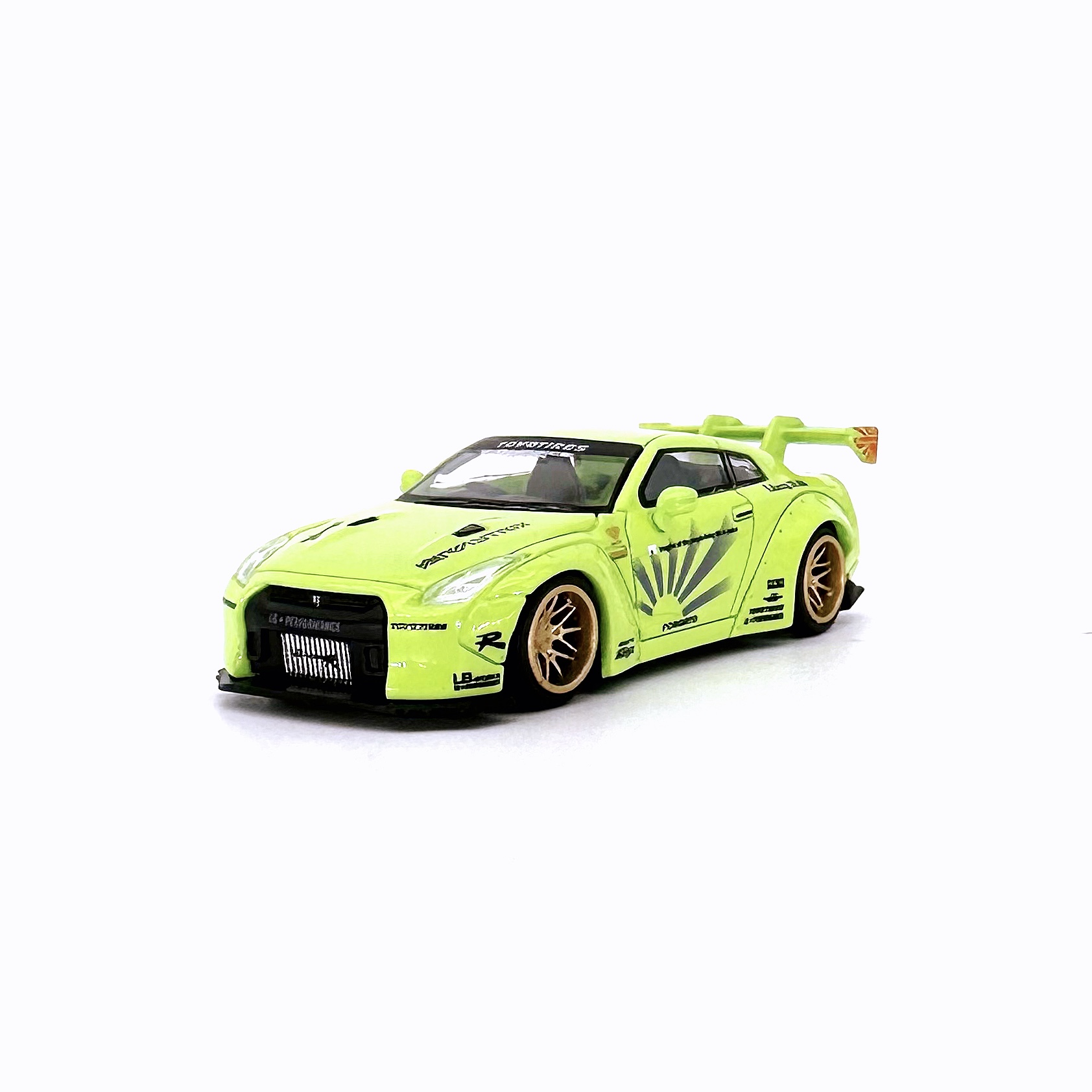 Liberty Walk Nissan GT-R (R35) neongrün