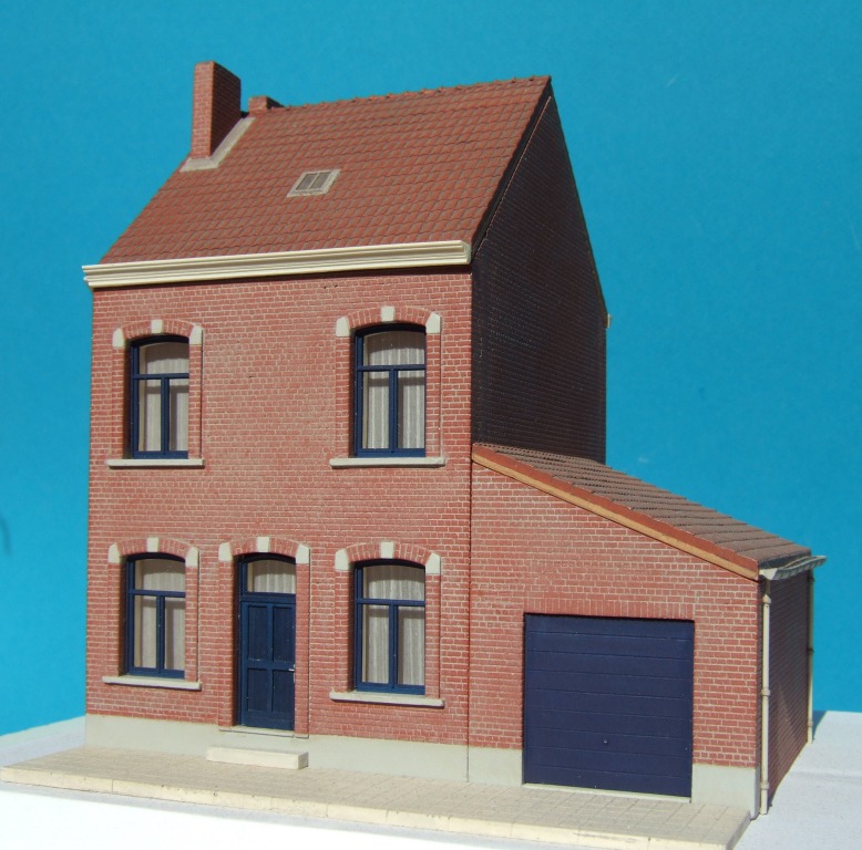 H0 Wohnhaus mit Garage Bausatz aus Resin