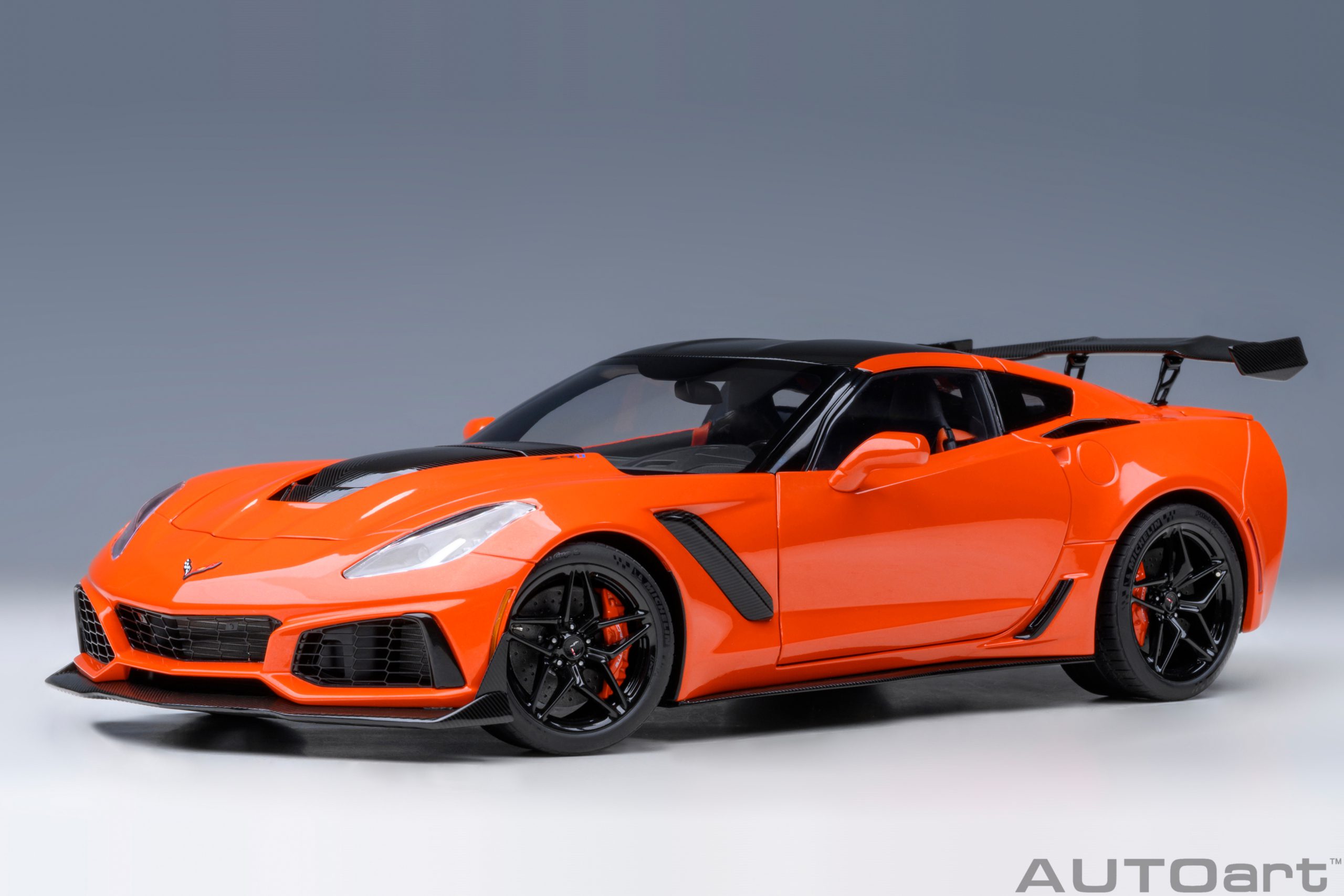 Chevrolet Corvette CR7 orange Baujahr 2019 1:18