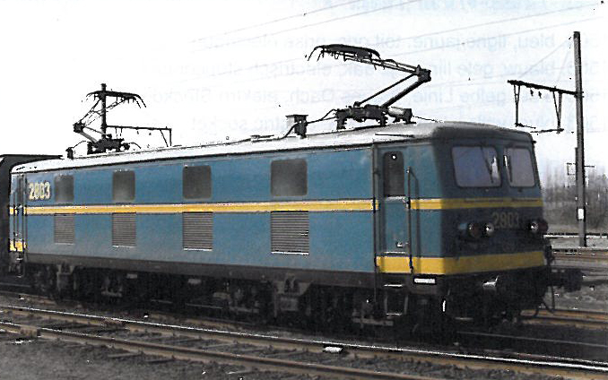 SNCB Ellok2803 EpIV/V AC Soun blau, doppelte Strinlampen, gelbe Linie