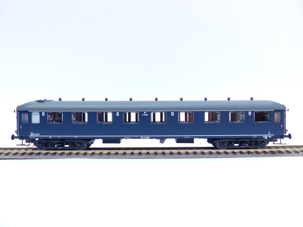 NS Personenwagen A7536 IIIB blau / Amsterdam CS - Roma Termini