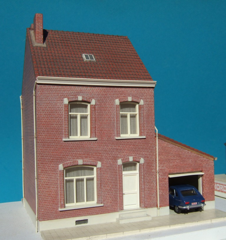 H0 Wohnhaus mit Garage Bausatz aus Resin