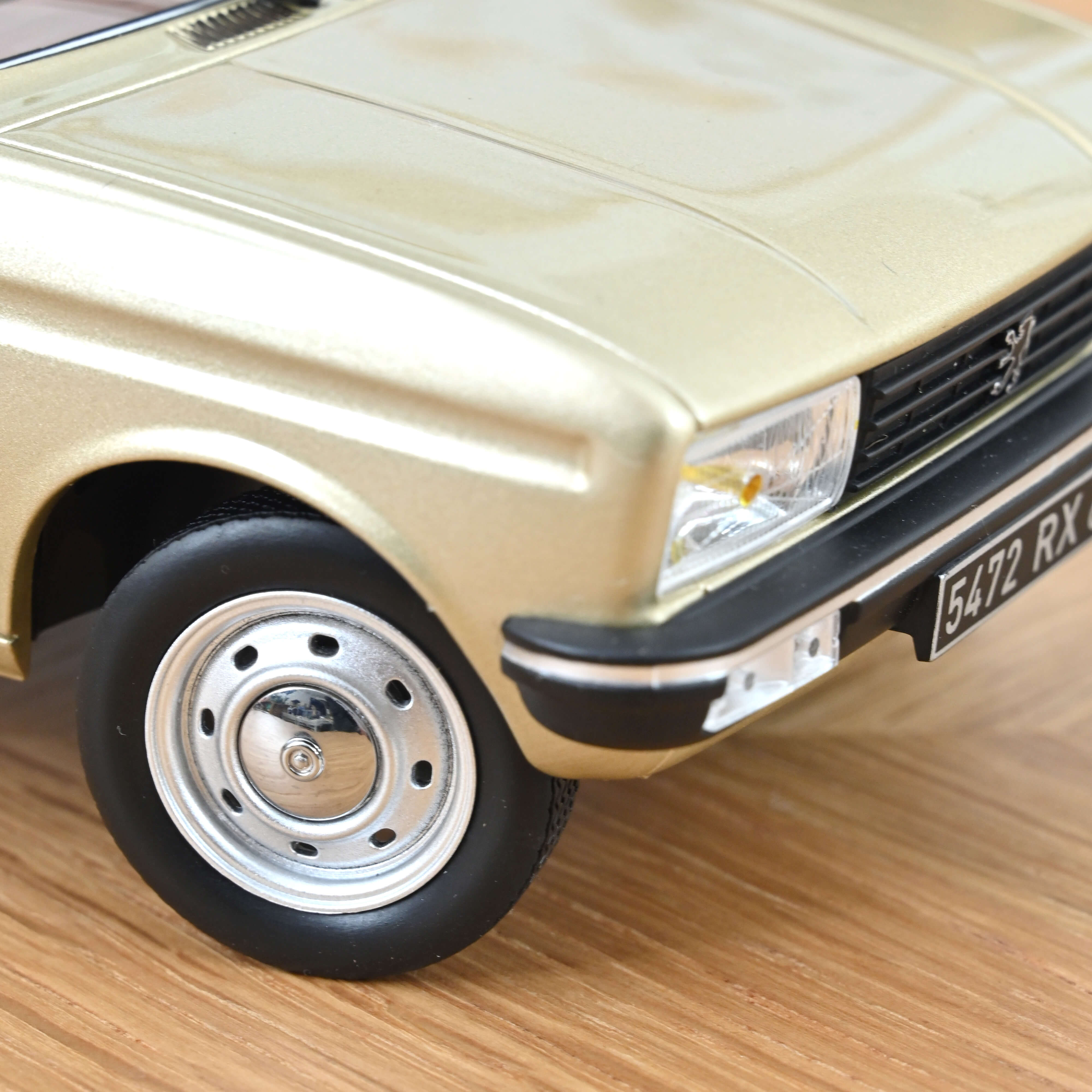 Peugeot 104 GR´81 Beige 1:18 