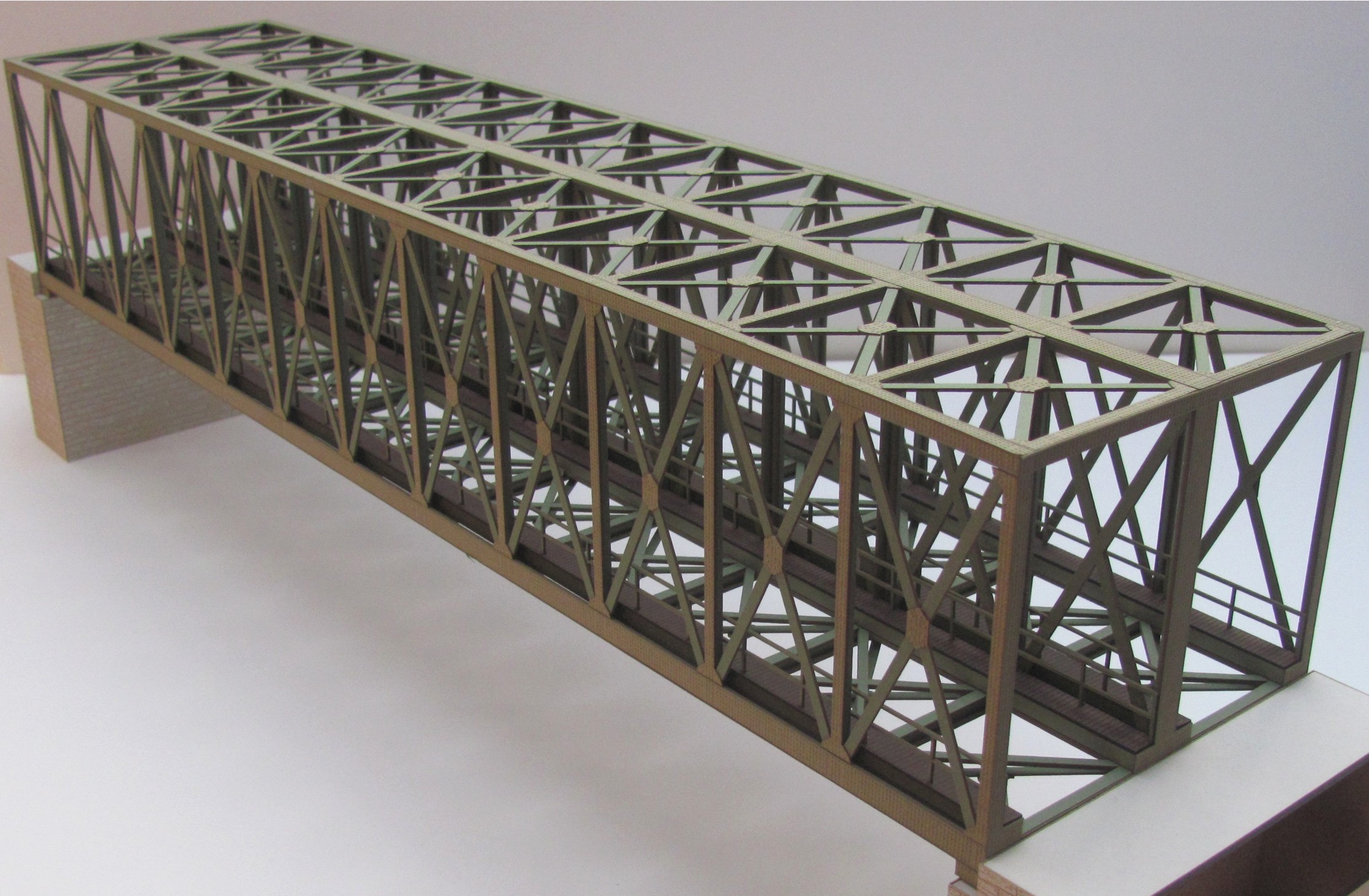 Fachwerk-Kastenbrücke 2-gleisig resedagrün, Länge 537mm