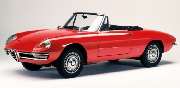 Alfa Romeo 1600 Duetto Spider `1966 rot 1:18 zu öffnende Türen und Hauben