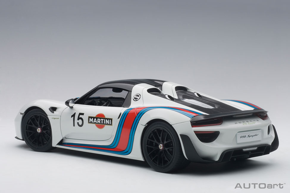 Porsche 918 Spyder Martini 18