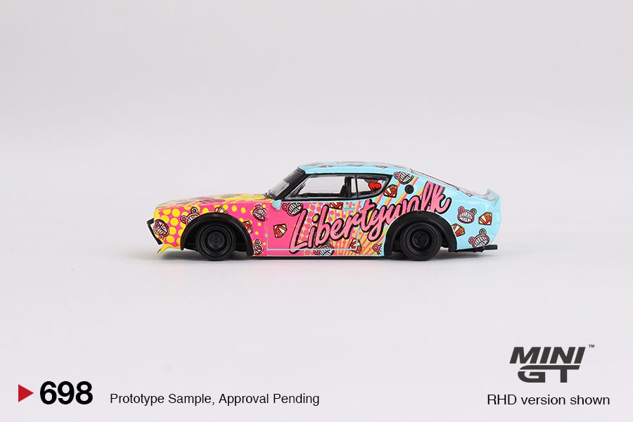 Nissan Skyline Kenmeri Liberty Walk Bi-Color 1973 1:64