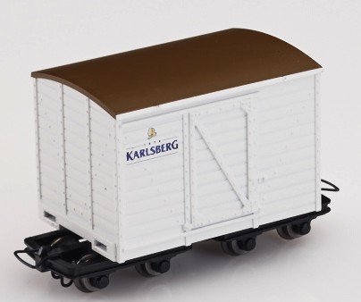 H0e Kastenwagen 4-achs Bierwg H0e 9mm, KARLSBERG, weiß/braun mit schwarzem Rahme