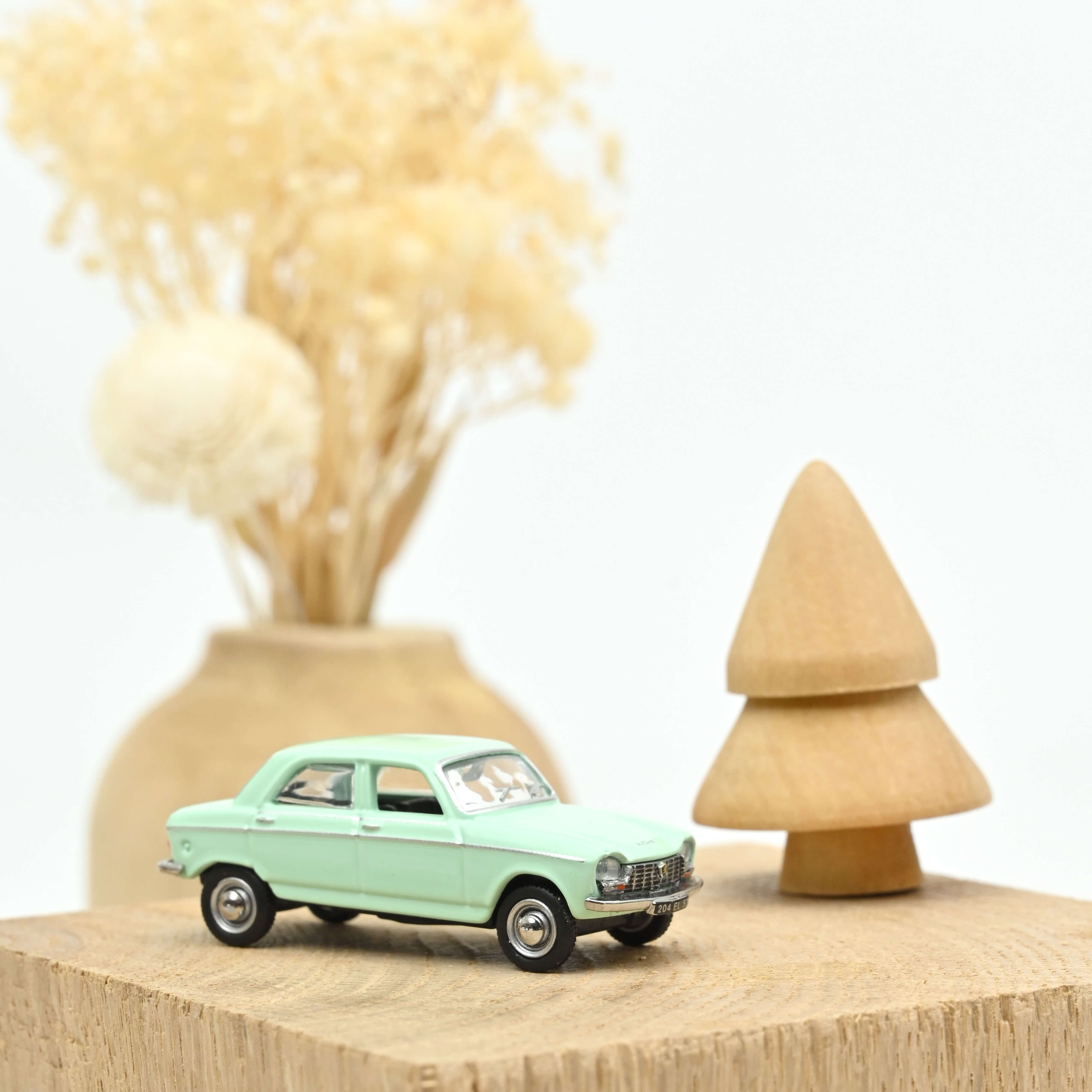 Peugeot 204 ´66 grün 1:87 light Green