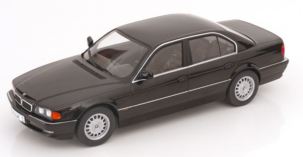 BMW 740i E38 schwarz metallic 1:18