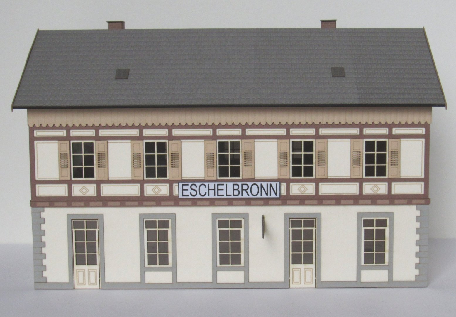 Halbreliefgebäude Bahnhof Eschelbronn