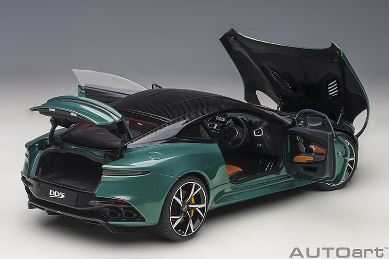 Aston Martin DBS racing green Superleggera Baujahr 2019 1:18