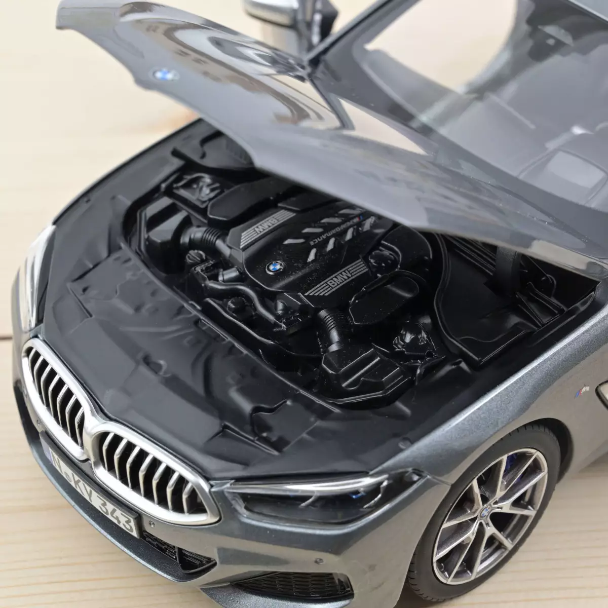 BMW M850i 2019 grau metallic 1:18 Limitiert auf 200 Stück