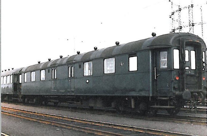 SNCB Postwg.23m Ep.II/III grün, schwarzes Dach, Ursprungsnummer