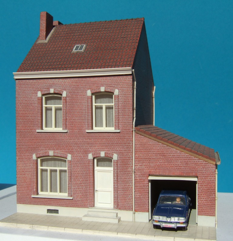 H0 Wohnhaus mit Garage Bausatz aus Resin