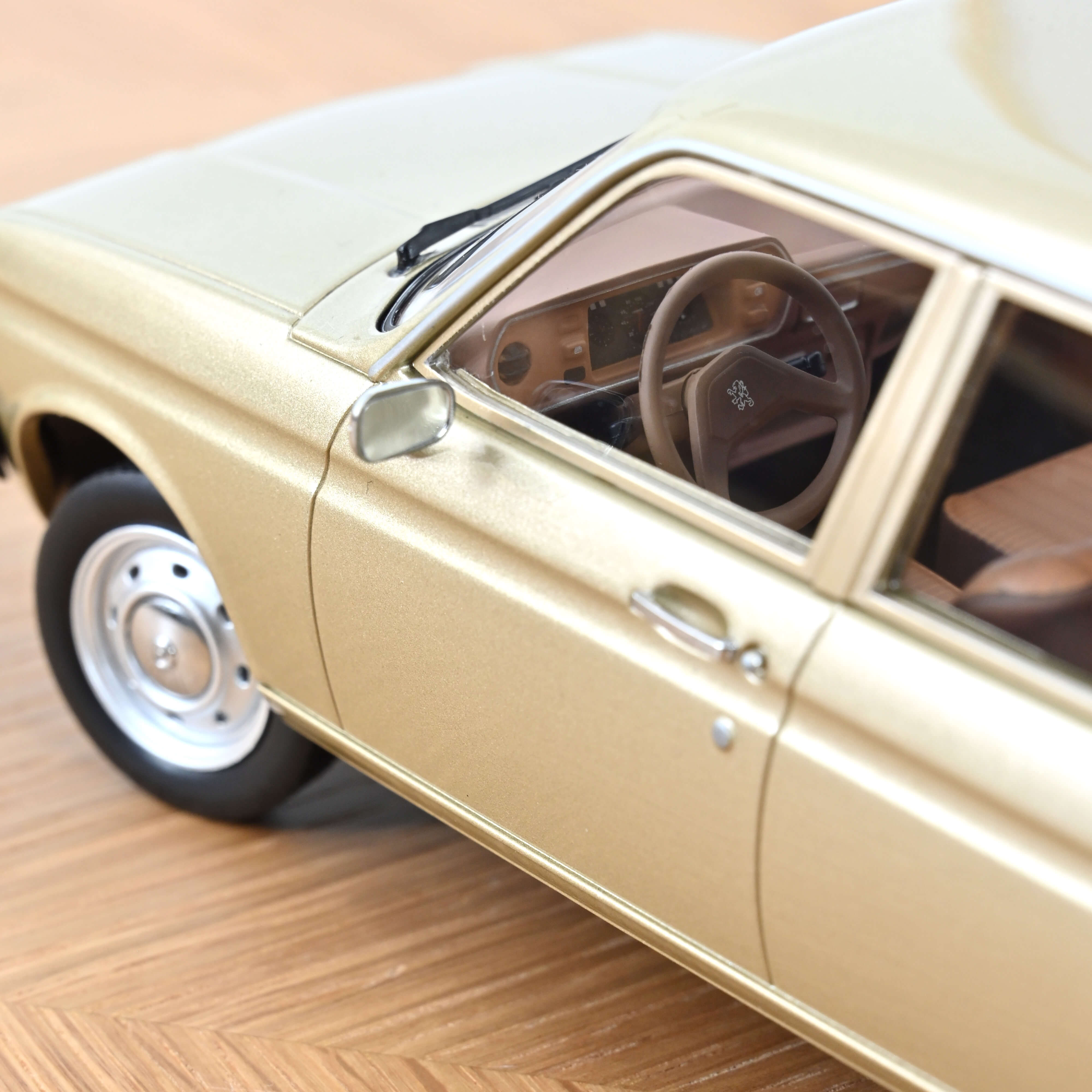 Peugeot 104 GR´81 Beige 1:18 