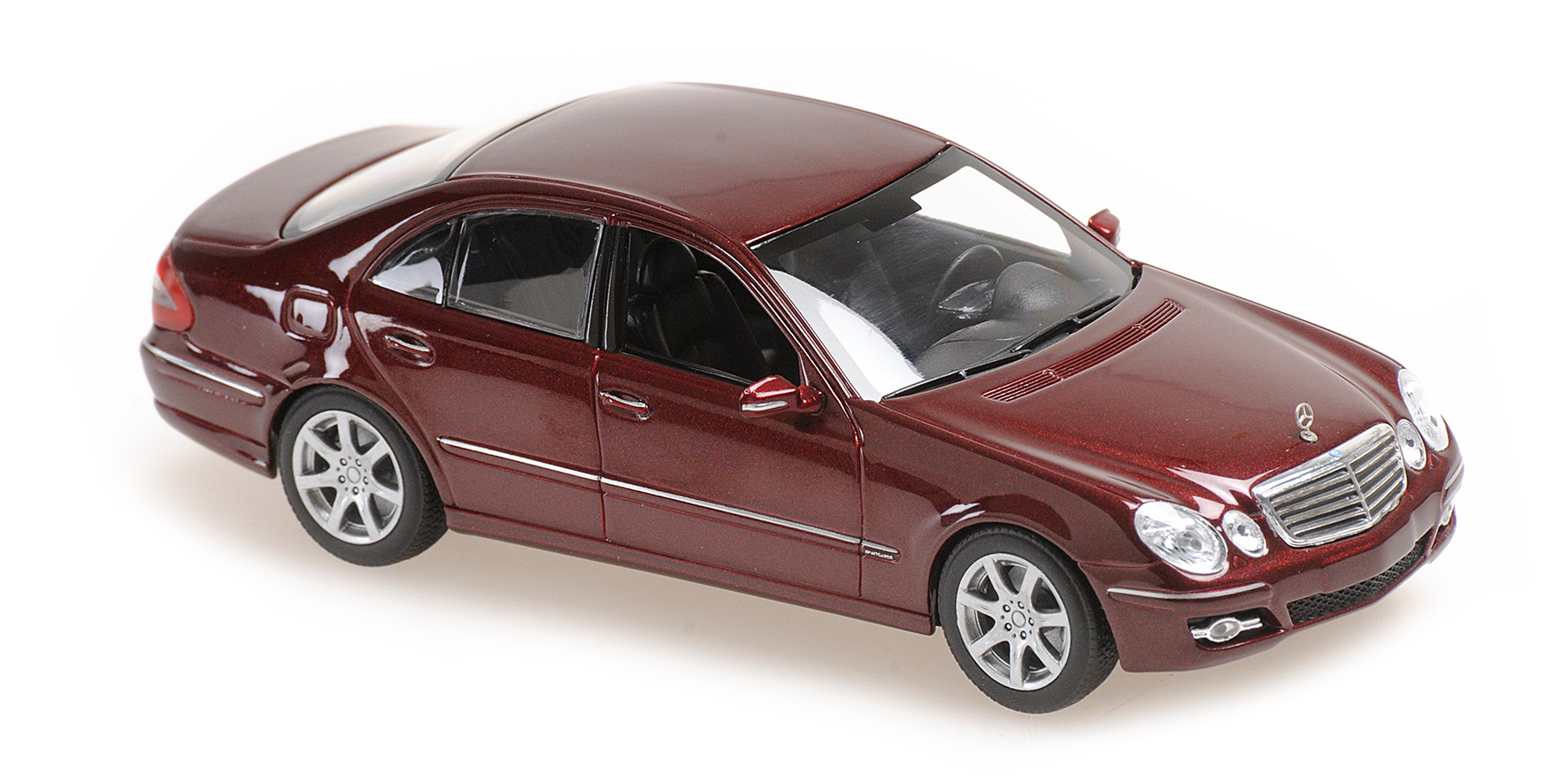 MB E-Kl.(W211)`2006 d.rot Mercedes Benz dunkelrot metallic 1:43 Die Cast