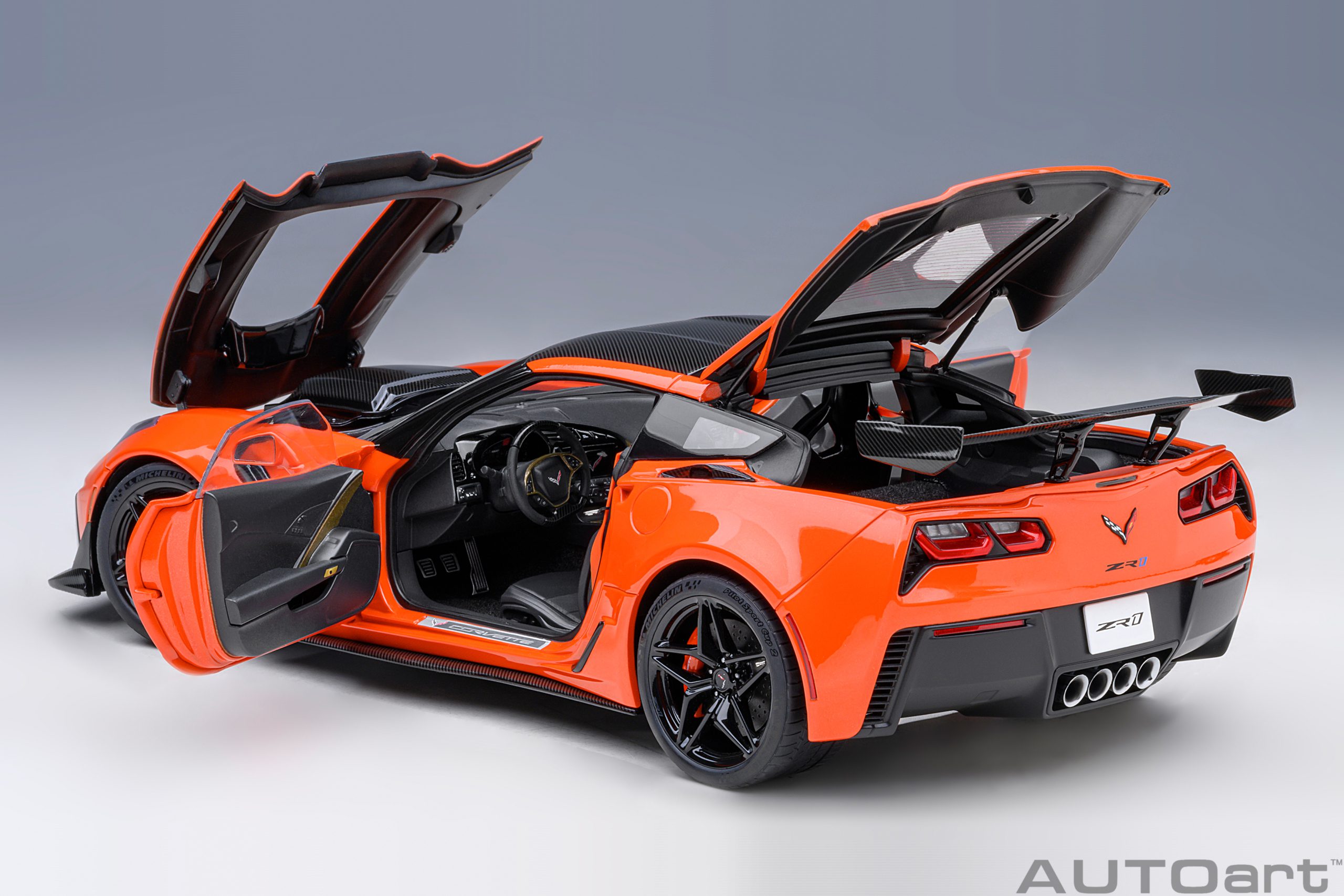 Chevrolet Corvette CR7 orange Baujahr 2019 1:18