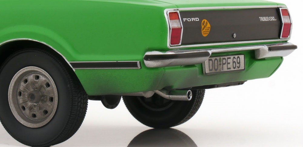 Ford Taunus GXL Dirty Version grün mit schwarzem Dach 1:18