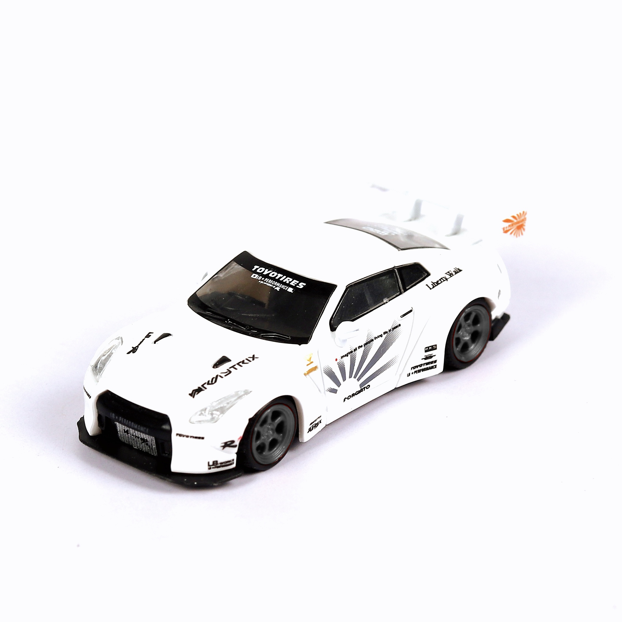 Liberty Walk Nissan GT-R (R35) weiß