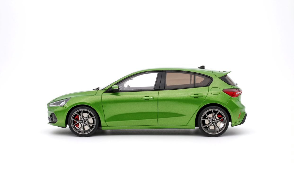 Ford Focus MK5 ST grün Baujahr 2022 1:18