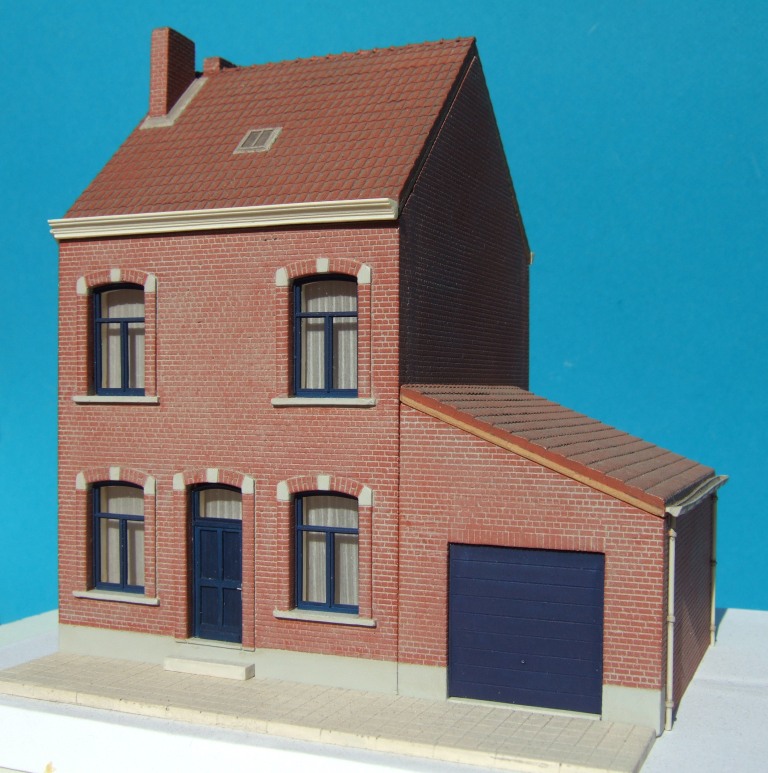 H0 Wohnhaus mit Garage Bausatz aus Resin