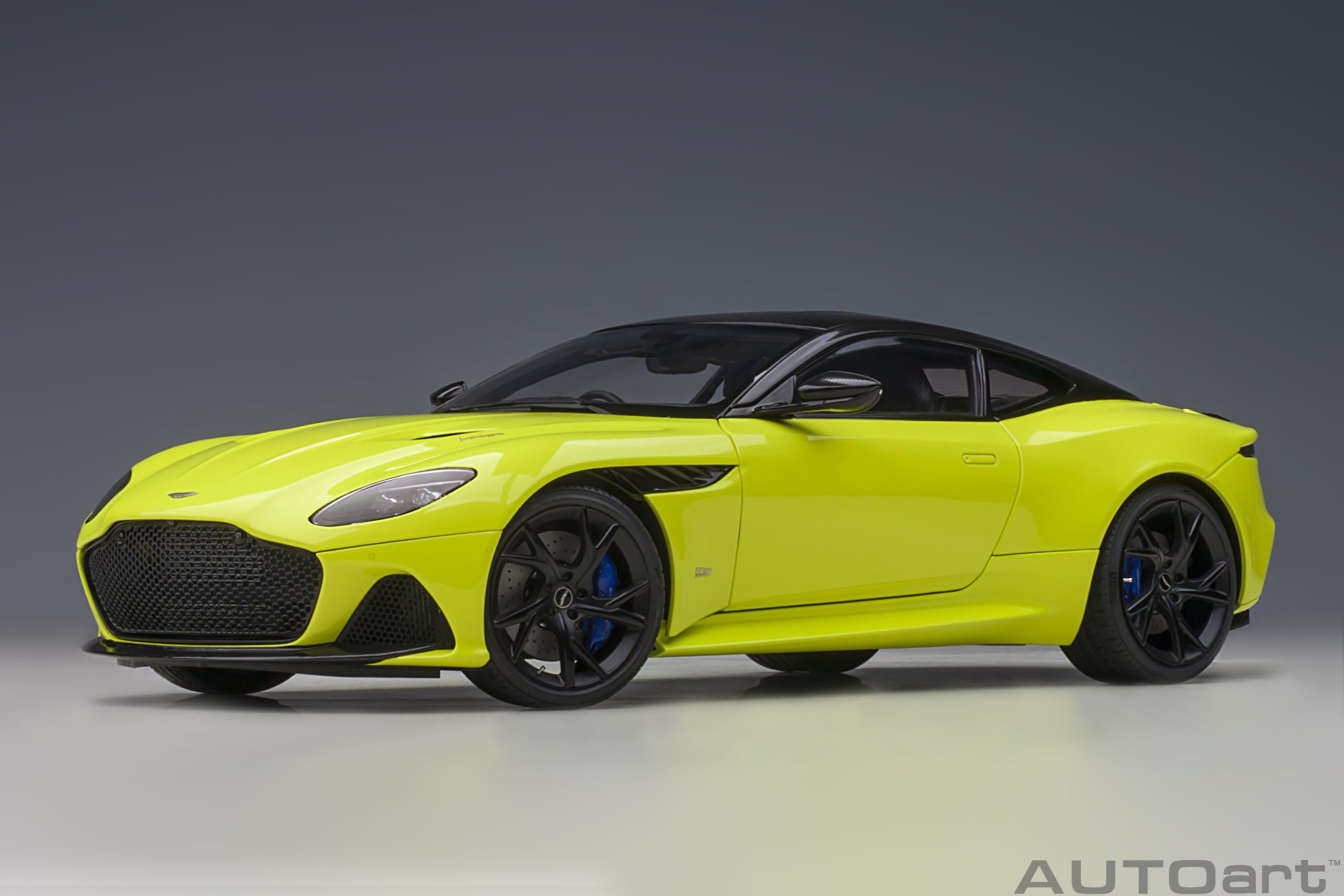 Aston Martin DBS Superleggera lime essence