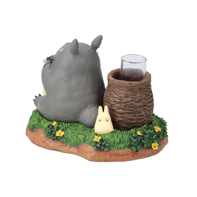 Vase Totoro ruht sich aus 