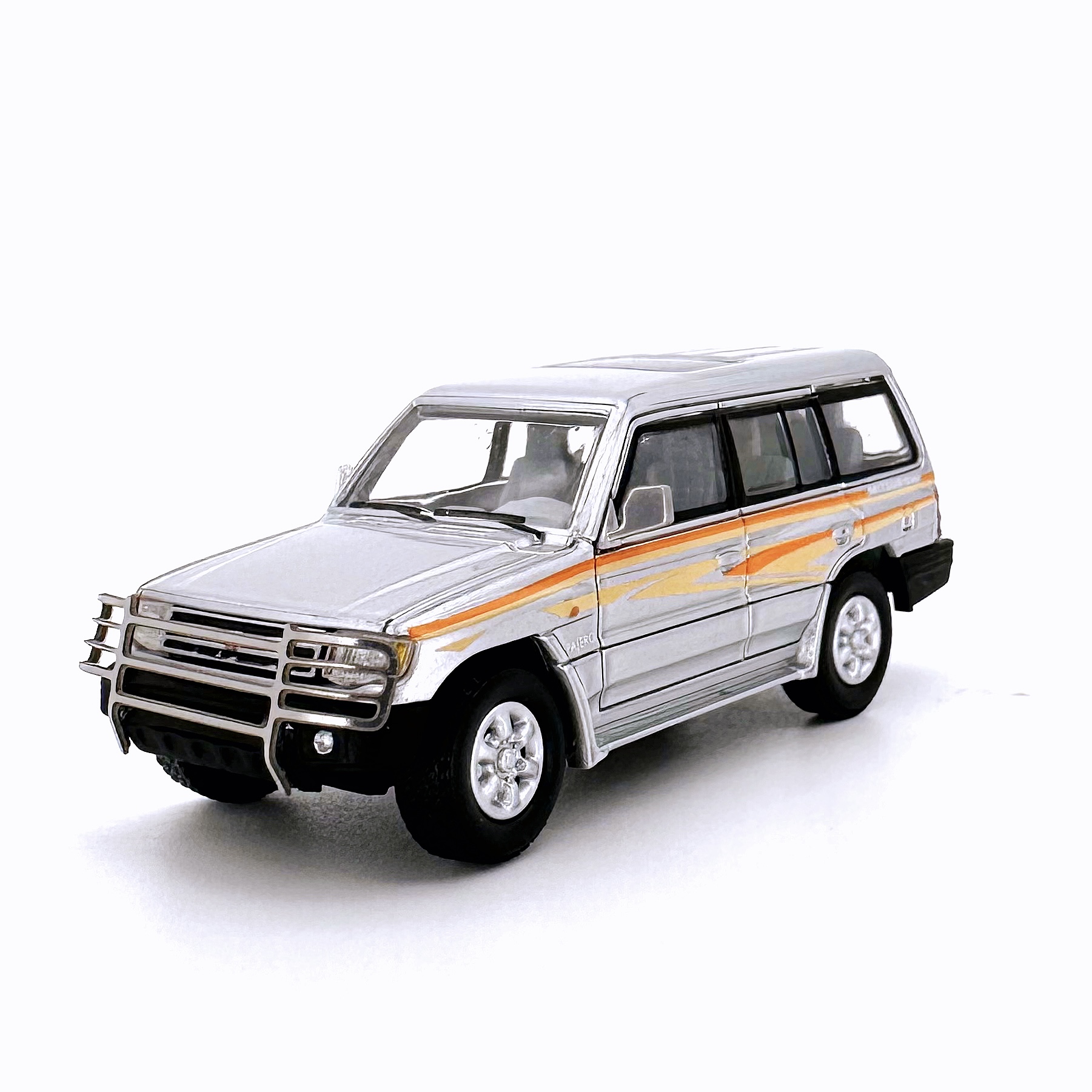 Mitsubishi Pajero silber